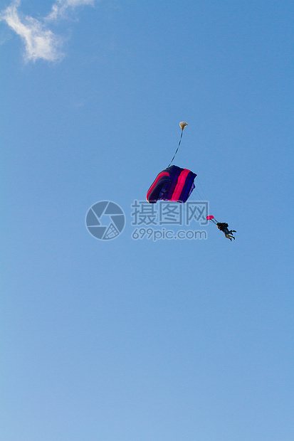 Skydiver 降落伞打开爱好伞兵跳伞员天空乐趣运动蓝天飞行刺激快感图片