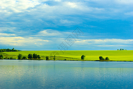 风景植物地平线远景土地蓝色天气阳光季节天空国家图片