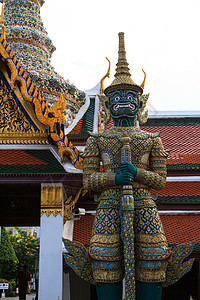 寺庙游客雕塑建筑建筑学艺术旅游佛教徒雕像历史旅行图片