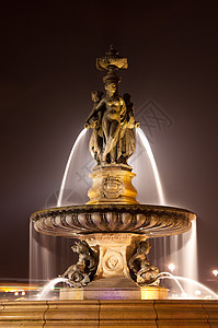 三个恩典的不老泉 波尔多 吉隆德美德旅行喷泉交易所资产阶级建筑学股市三重奏建筑照明图片