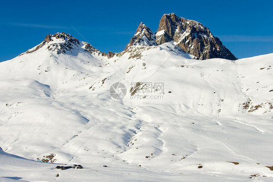 比利牛斯下雪 Formigal 威斯卡 阿拉贡 西班牙图片