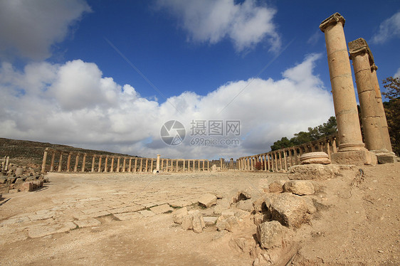 约旦贾拉什奥瓦尔广场建筑学天空入口沙漠首都旅游寺庙柱子历史石头图片