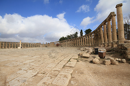 约旦贾拉什奥瓦尔广场首都废墟纪念碑入口石头天空柱子旅游旅行沙漠图片