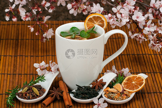 茶八角肉桂棒迷迭香肉桂杯子草本小豆蔻红茶木瓜樱花图片