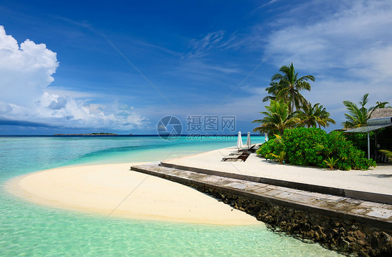 马尔代夫美丽的沙滩风景奢华假期海景旅行海洋海岸线热带天空蓝色图片