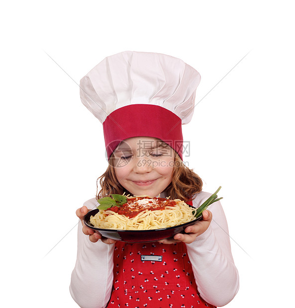 做饭的小女孩喜欢吃意大利面图片