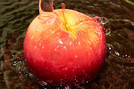 苹果淋浴水果小吃收成波浪早餐蔬菜维生素溪流食物背景图片
