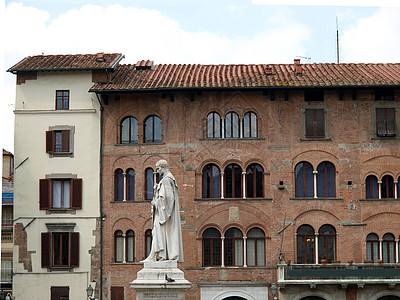 卢卡San Michele广场的雕像爱慕者建筑物旁观者政治历史拱廊飞行游客正方形城镇图片
