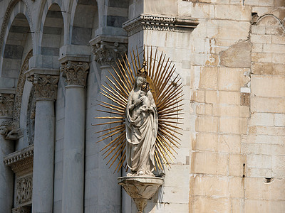 福罗教堂的圣米歇尔卢卡雕像大天使教会建筑雕塑大教堂艺术论坛拱廊图片