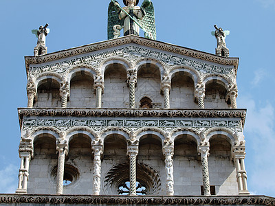 福罗教堂的圣米歇尔卢卡论坛建筑大教堂艺术教会大天使拱廊雕塑图片