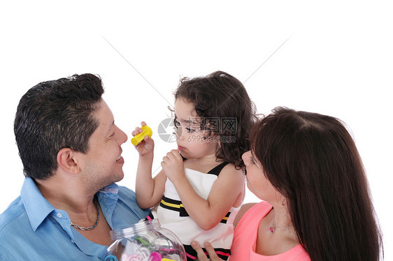 爸爸 妻子和女儿在工作室 白背景的白人背景图片