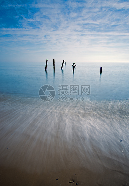 哈皮斯堡天蓝色海景木头英语海滩树木地平线日光海岸气氛图片