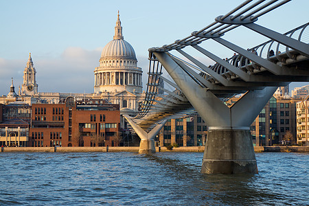 千年瑶寨圣保罗圣保罗教堂和千年桥之景 伦敦穿越建筑学景观圆顶游客银行吸引力旅游历史天际背景