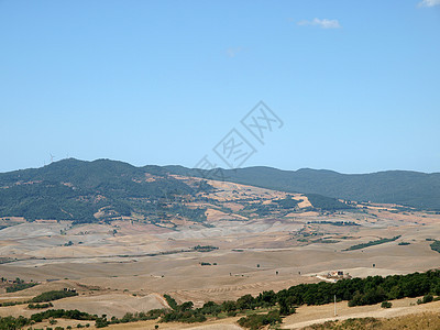 伏尔泰拉郊外的山谷和山谷文化农业绿色国家草地全景天空晴天蓝色农村图片