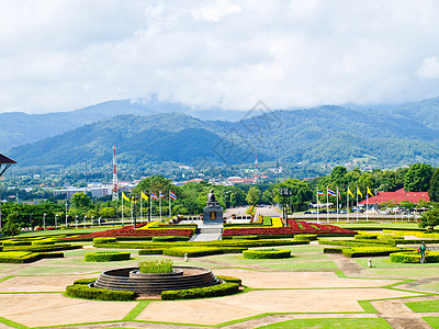 大学 泰国清莱清莱平衡旅游蓝色建筑建筑学建筑物旗帜天空花园校园图片