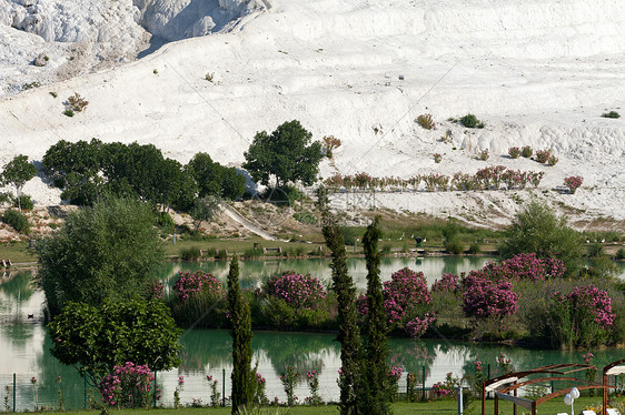 土耳其帕穆卡勒的特雷弗丁池和梯田瀑布岩石地质学石灰华地标洗澡假期碳酸盐旅行订金图片