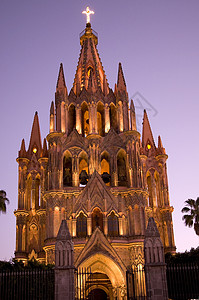 夜间教堂灯 Parroquia 天使教堂圣米格尔墨西哥图片