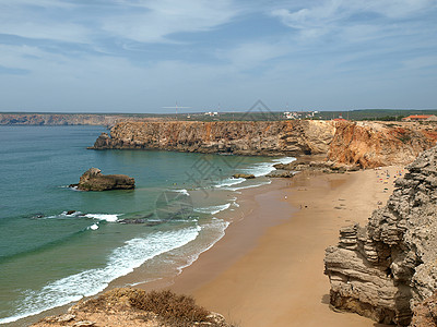 葡萄牙圣文森特角附近的古迹悬崖海岸海岸线危险岩石蓝色地平线波浪荒野旅行海洋尖岩图片