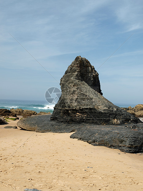 葡萄牙阿尔加夫附近支撑岩石旅行海洋海岸场景悬崖海岸线海滩图片
