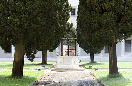 典型威尼斯庭院栅栏建造柱子大理石字符离子花园神社园艺寺庙图片