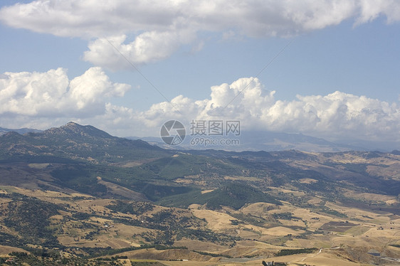 恩纳农村土地爬坡国家居民田园全景乡村风光图片