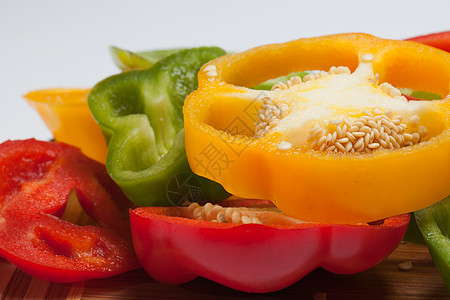 红色 黄黄和绿胡椒生长辣椒饮食胡椒食物厨房蔬菜烹饪食欲营养图片