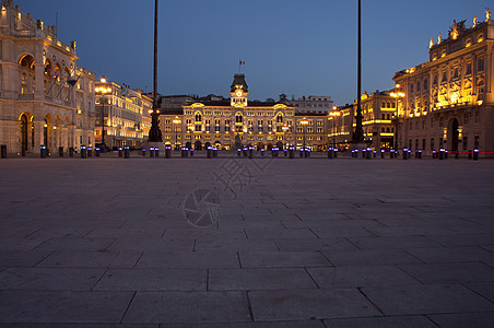 意大利意大利广场 里雅斯特四方天际戏剧性窗户风景正方形艺术反思建筑广场背景图片