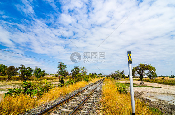 铁路和天空旅行火车场景运输图片