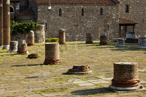 圣吉斯托罗马废墟 里雅斯特城墙古董砖柱离子遗产考古城堡历史艺术建筑学图片