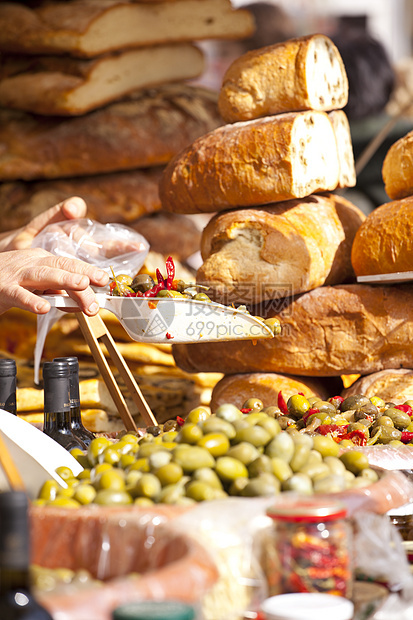 橄榄和面包 街头市场脆皮食物饮食金子团体面包屑水果美味小吃烹饪图片