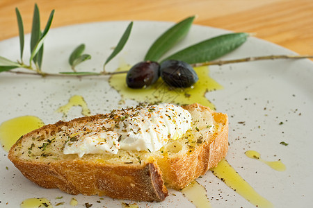 面包 里冰塔 油油和橄榄油叶子甜点烹饪蔬菜树叶美味橄榄绿食物小吃脆皮图片