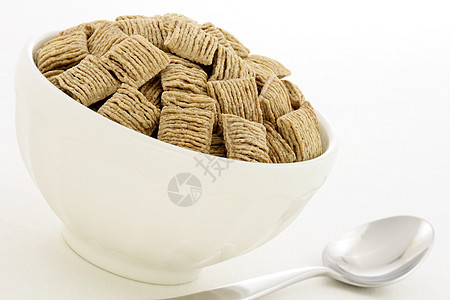 健康小麦谷物早餐麦麸营养粮食牛奶酸奶水果小吃勺子奶制品产品图片