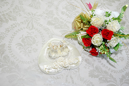 结婚日期金属珠宝玫瑰金子婚姻纪念日花瓣仪式戒指订婚图片