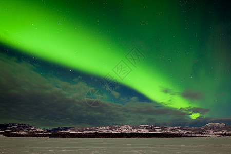 北冬的北极光密集波束亮度极光北极光北极星摄影天文乐队戏剧性科学宇宙图片