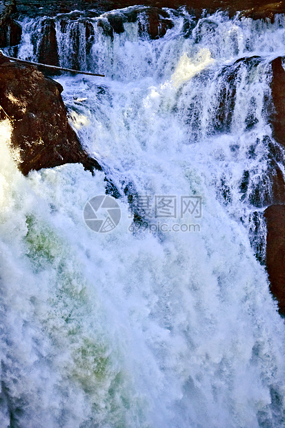 斯诺夸尔梅瀑布图片