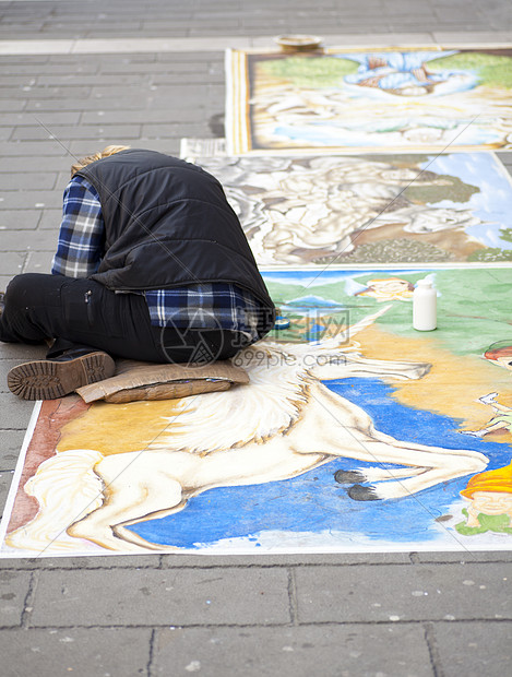 麦当纳罗行动艺术家街道绘画路面男人画家图片