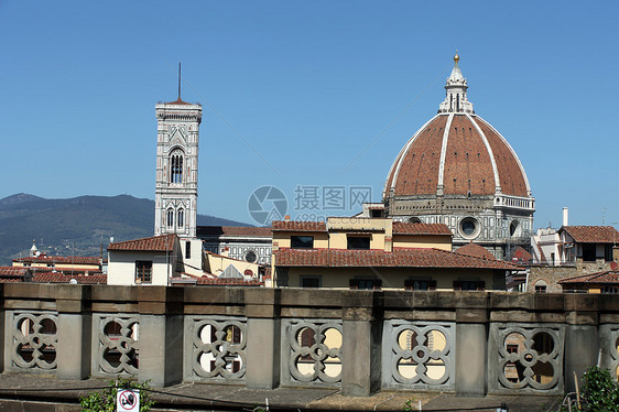 佛罗伦萨 Uffizi画廊阳台的风景广场建筑学窗饰圆顶大教堂天炉博物馆城市图片