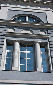现代建筑物的窗口建筑学灰色建筑百叶窗窗户背景图片