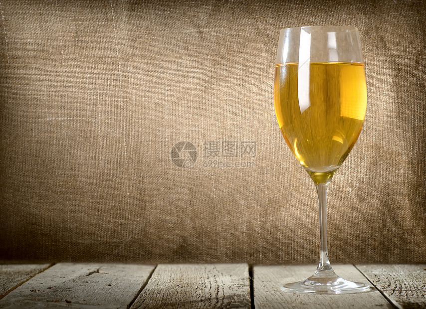 甜点杯白葡萄酒图片