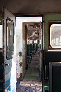列车和椅子内铁路教练都市木板旅行座位车厢交通机车火车图片