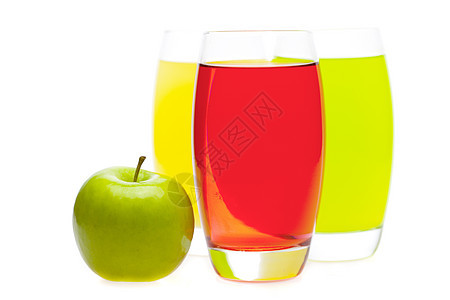 和苹果果汁的玻璃杯中 以白色隔开图片