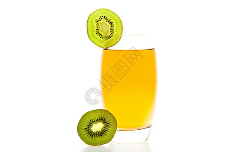 鸡尾酒鸡尾酒 切片的kiwi 孤立在白色上图片