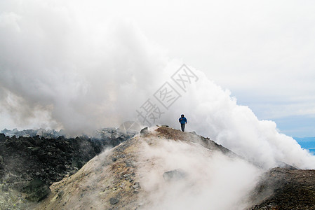 在火山顶端 堪察加图片