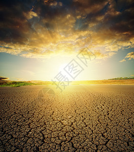 全球变暖全球升温侵蚀天气阳光地形戏剧性地面风暴土壤太阳光线沙漠图片