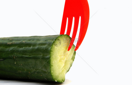 白上孤立的绿黄瓜整体性饮食营养种子白色宏观维生素烹饪生产情况图片
