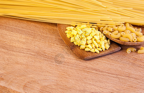 木板上的意大利面营养静物美食膳食餐厅小麦国家盘子产品食物图片