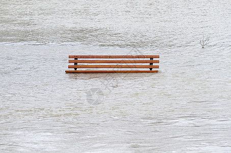 洪水泛滥天气农村公园风暴长椅图片