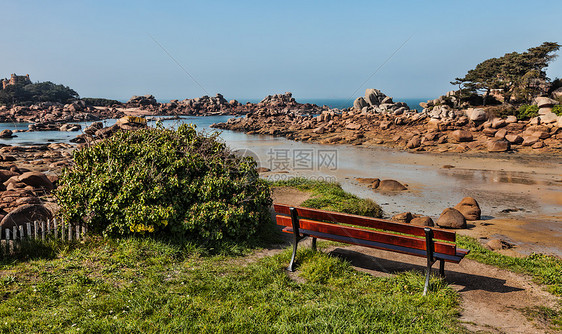 布列塔尼的景观海滩花岗岩吸引力荒野旅游潮汐石头袖子长椅海岸线图片