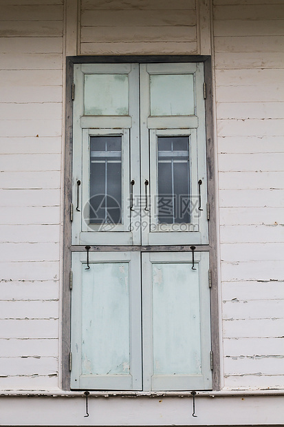 旧窗口老房子建筑学窗户木头房子镜子图片