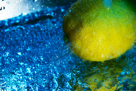 柠檬和水滴气体气泡胶水液体甜点食品酒精运动海浪水果图片